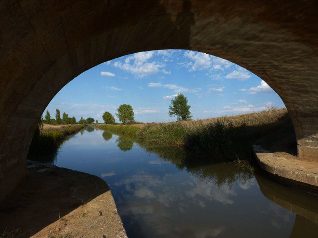 Puente de Piña de Campos