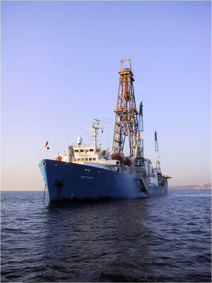 RV Joides Resolution en las costas de Valparaíso