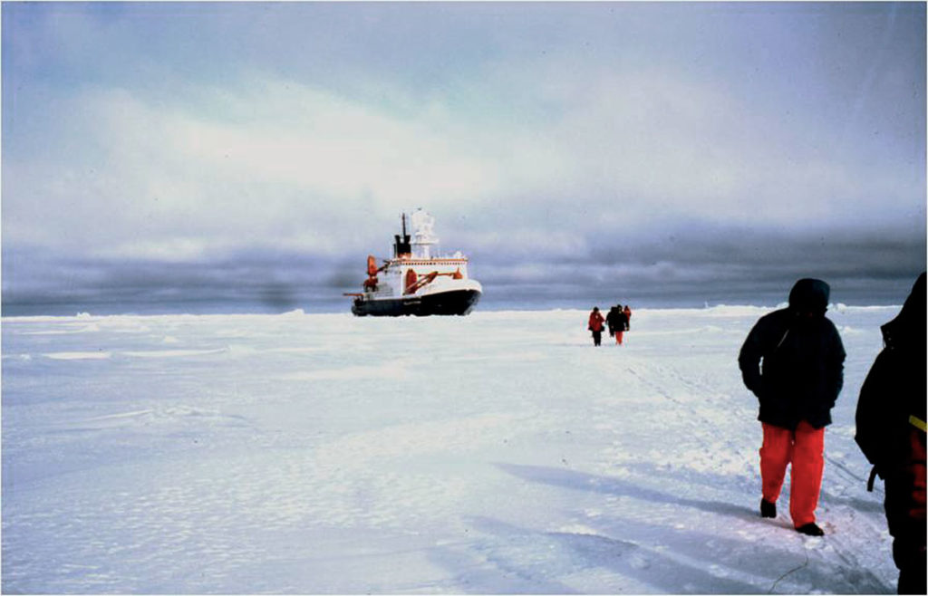 RV Polarstern en la Penísnsula Antártica